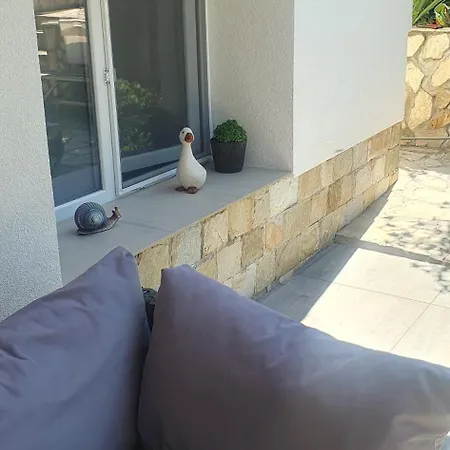 ози Apartman Ovcsarci